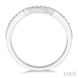 1/5 Ctw Curved Center Round Cut Diamond Wedding Band in 14K White Gold