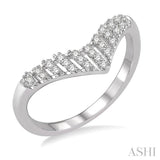 DIAMOND CHEVRON RING