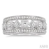 DIAMOND FASHION RING