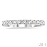 ENDLESS EMBRACE DIAMOND WEDDING BAND