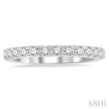 ENDLESS EMBRACE DIAMOND WEDDING BAND