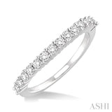 1/2 Ctw Round Cut Diamond 'V' Shape Band in 14K White Gold.